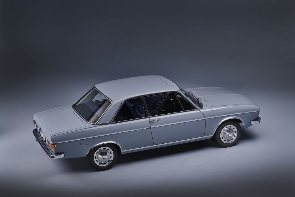 Audi Tradition showcases Audi 100 and A6 history